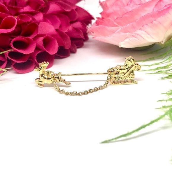 VINTAGE⚜️AVON Christmas Sleigh Chatelaine Pin - Picture 4 of 11